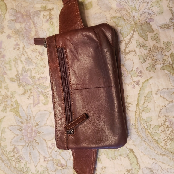 100% Leather Hip Purse - Picture 3 of 16